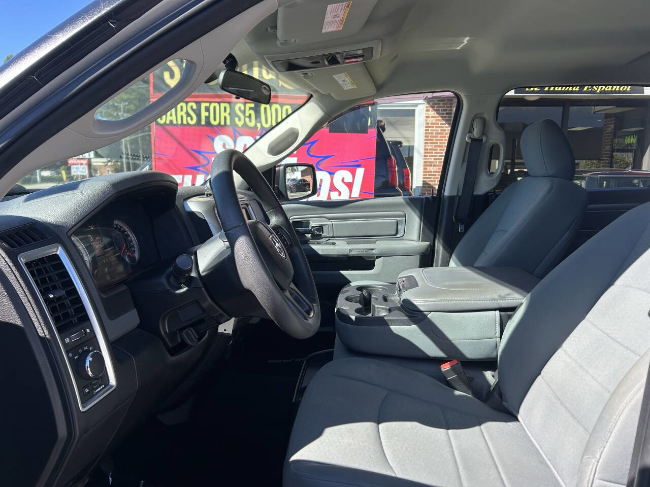 Used 2018 RAM 1500 Classic SLT image 11