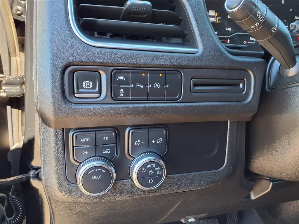 Used 2024 GMC Yukon XL SLE image 27