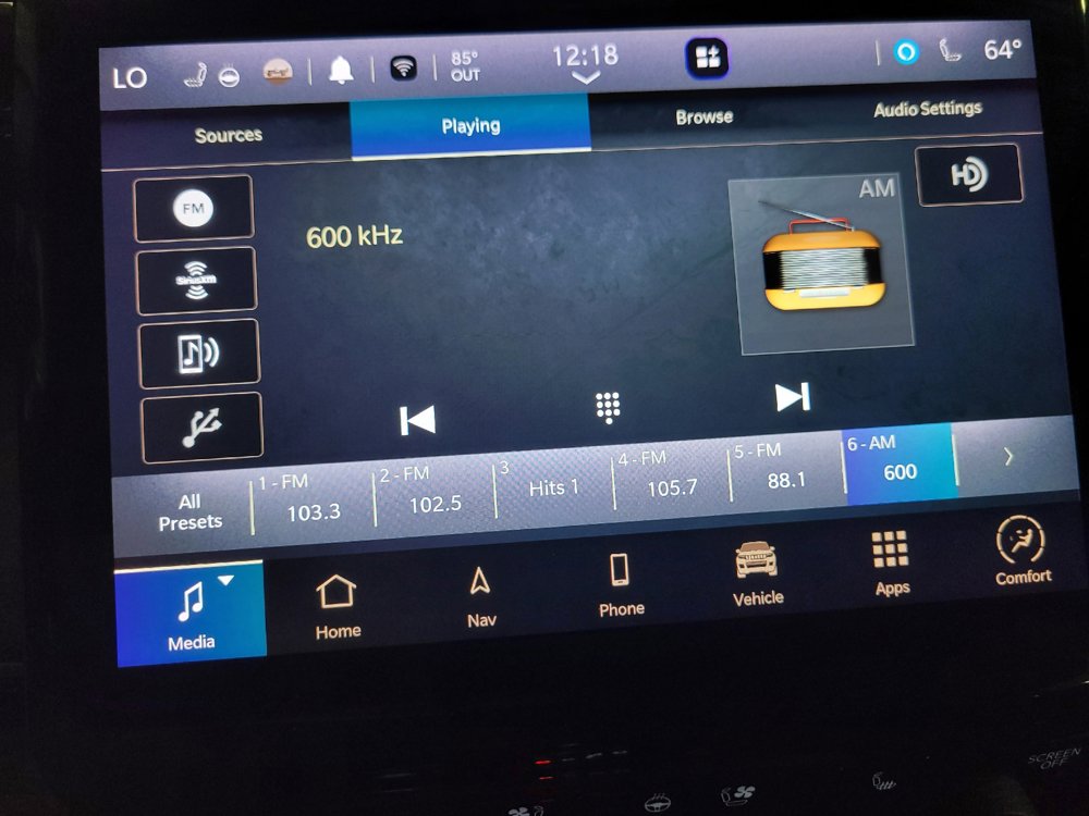 Used 2023 Jeep Grand Cherokee L Limited w/ Luxury Tech Group II AWD/4WD image 25