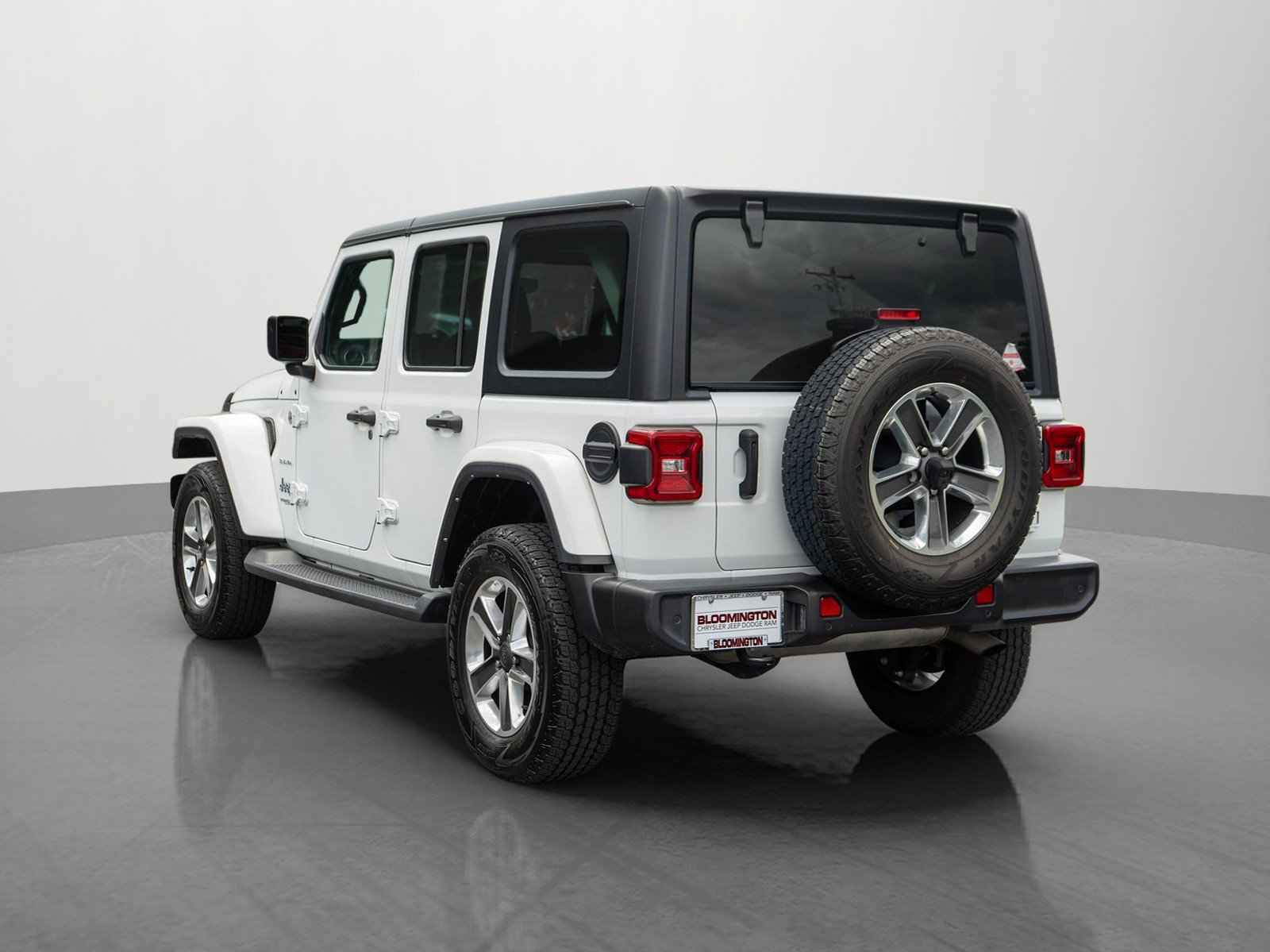 Used 2022 Jeep Wrangler Unlimited Sahara w/ LED Lighting Group AWD/4WD image 5