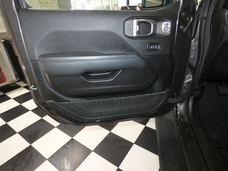 Used 2022 Jeep Wrangler Unlimited Sahara image 20