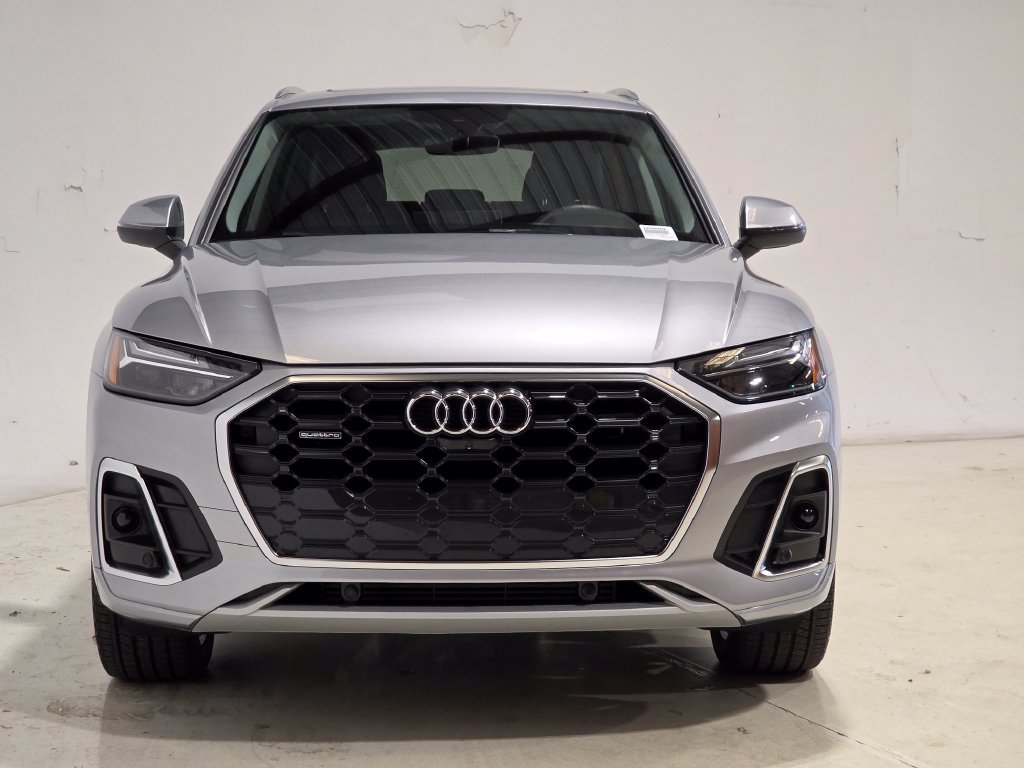 Used 2023 Audi Q5 2.0T Premium Plus w/ Premium Plus Package AWD/4WD image 2