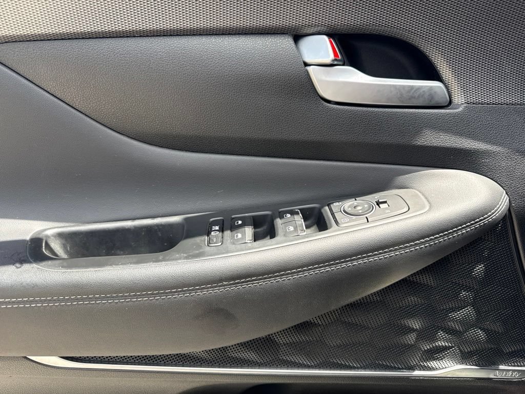 Used 2019 Hyundai Santa Fe Limited FWD image 4