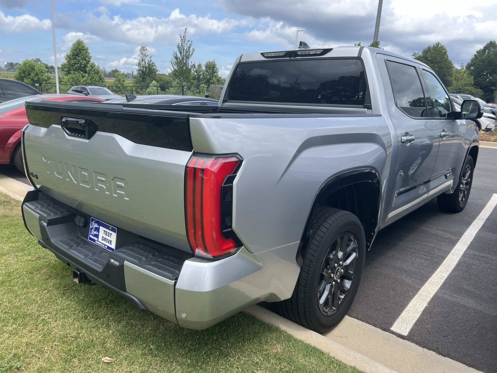 Used 2023 Toyota Tundra Platinum AWD/4WD image 4