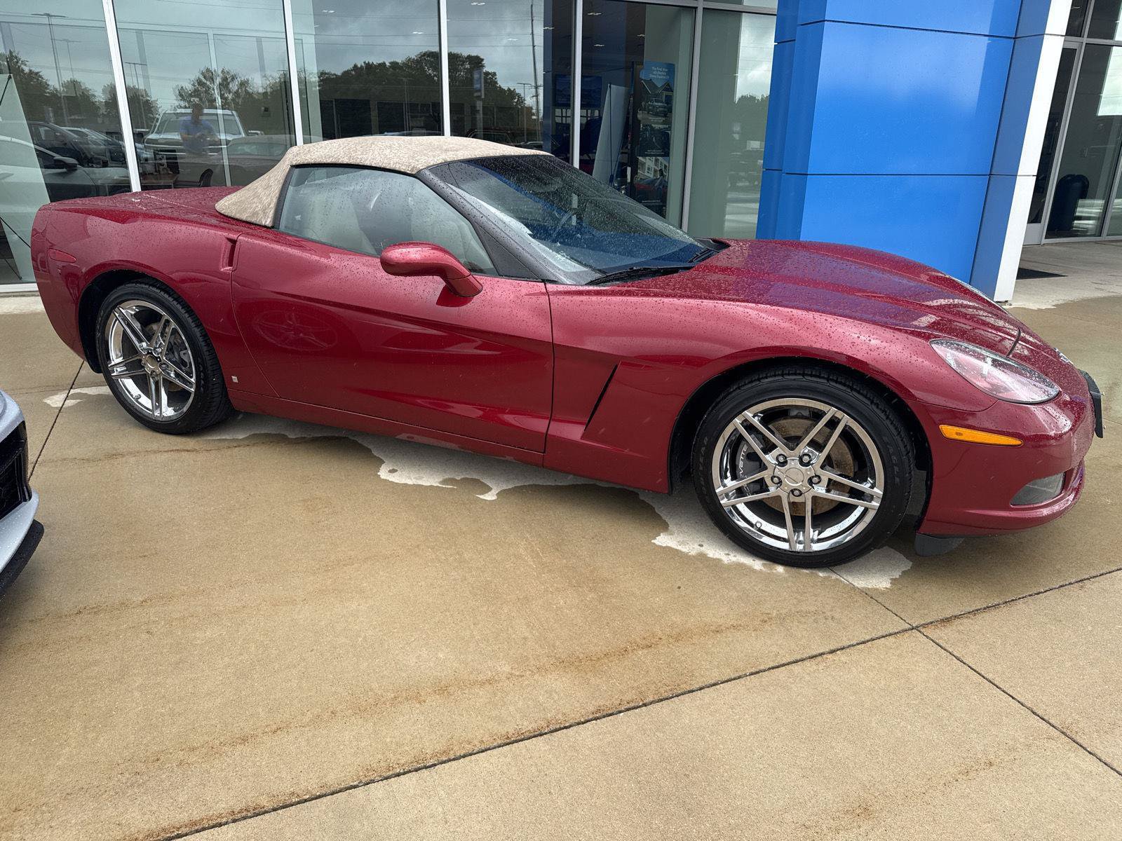 Used 2008 Chevrolet Corvette Convertible w/ Preferred Equipment Group RWD image 2