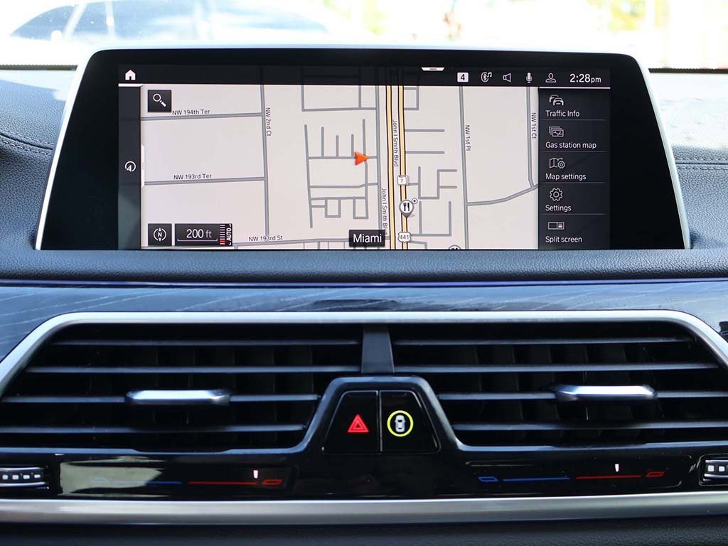 Used 2022 BMW 740i w/ M Sport Package image 53