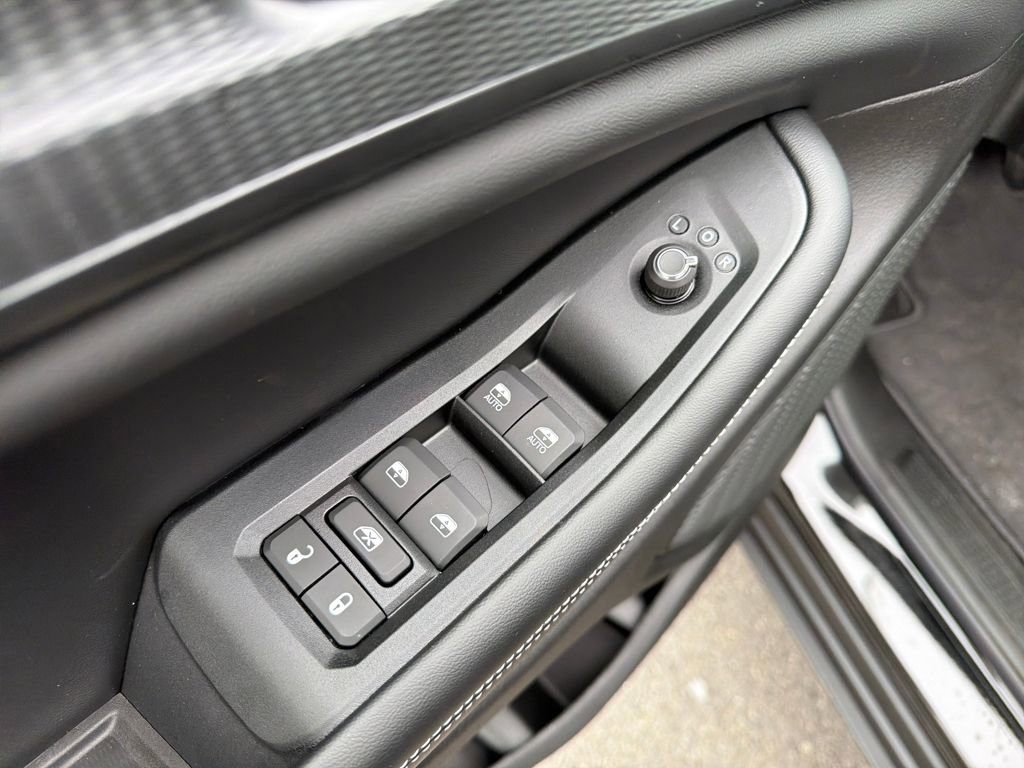 New 2025 Jeep Grand Cherokee Laredo image 12