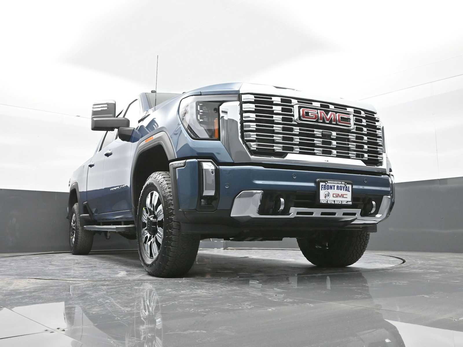 New 2026 GMC Sierra 2500 Denali w/ Denali Reserve Package AWD/4WD image 35