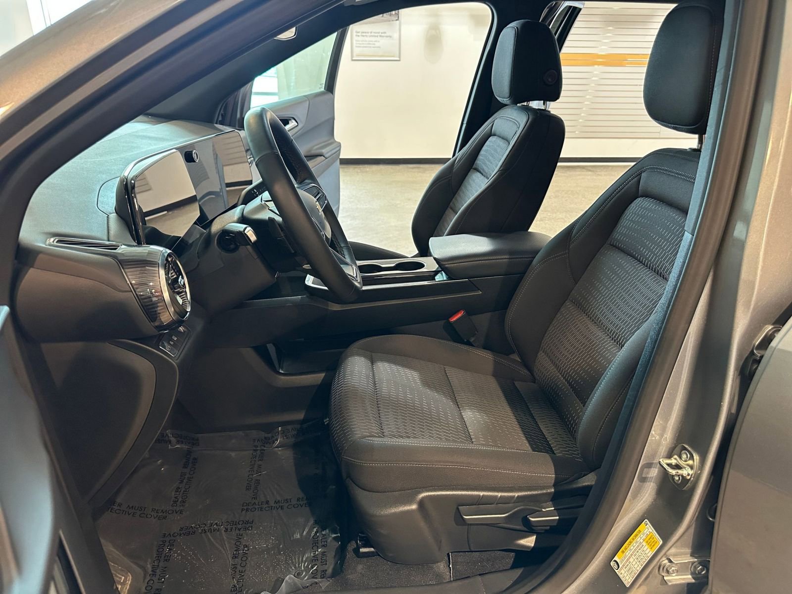 Used 2025 Chevrolet Equinox LT FWD image 27