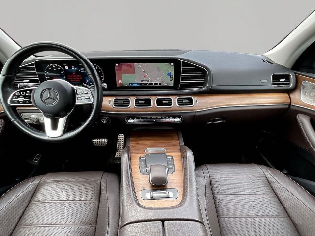 Used 2023 Mercedes-Benz GLS 450 4MATIC image 9