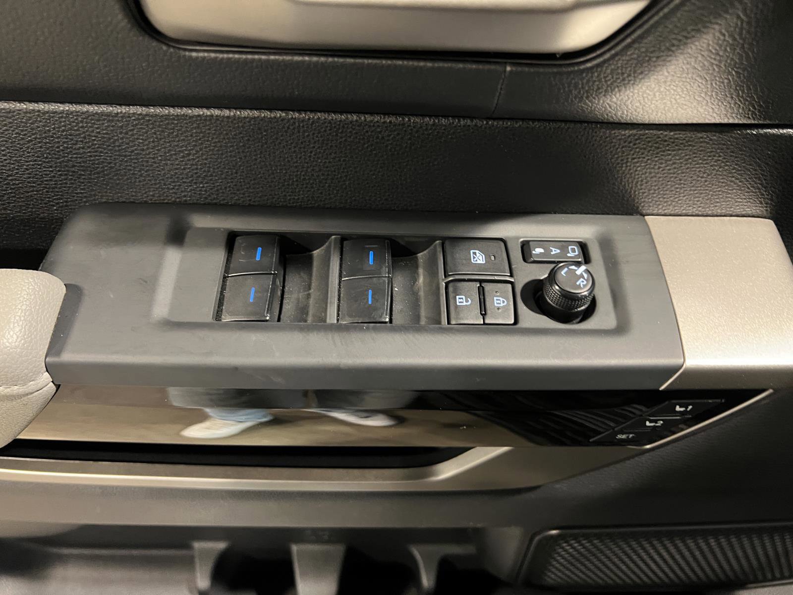 Used 2022 Toyota Tundra Limited image 27