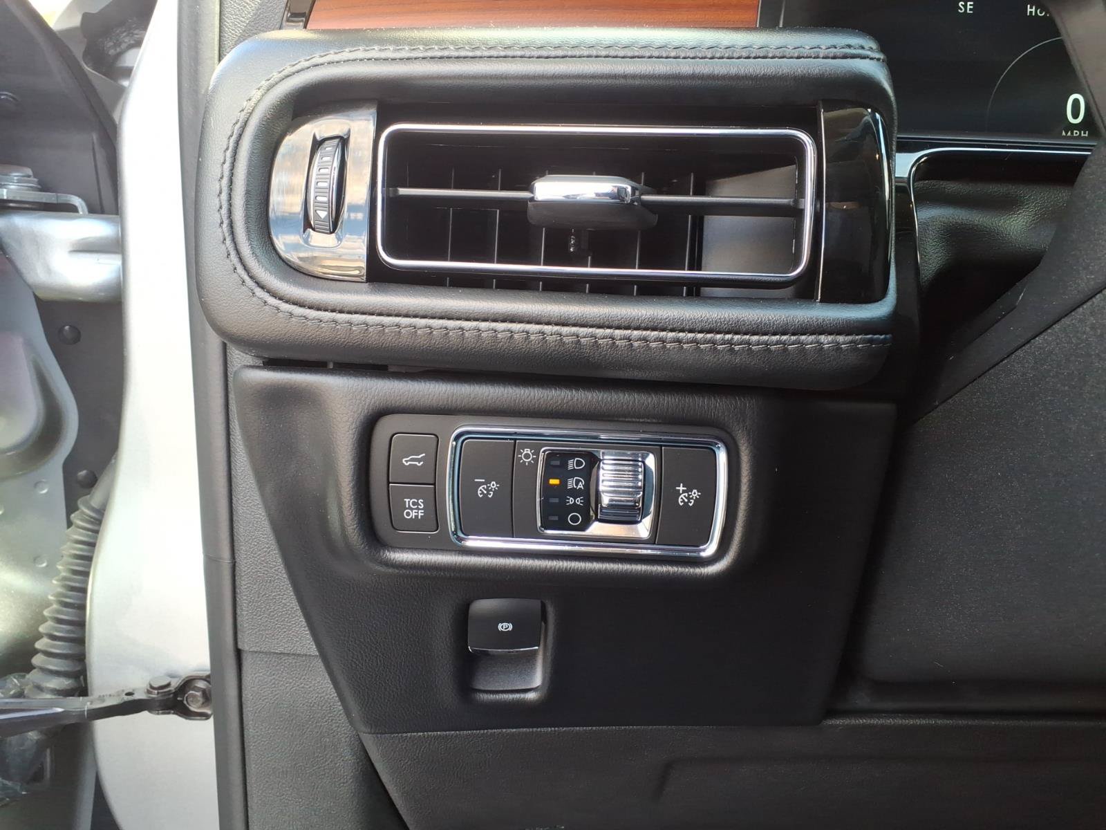 Used 2022 Lincoln Nautilus Reserve AWD/4WD image 15