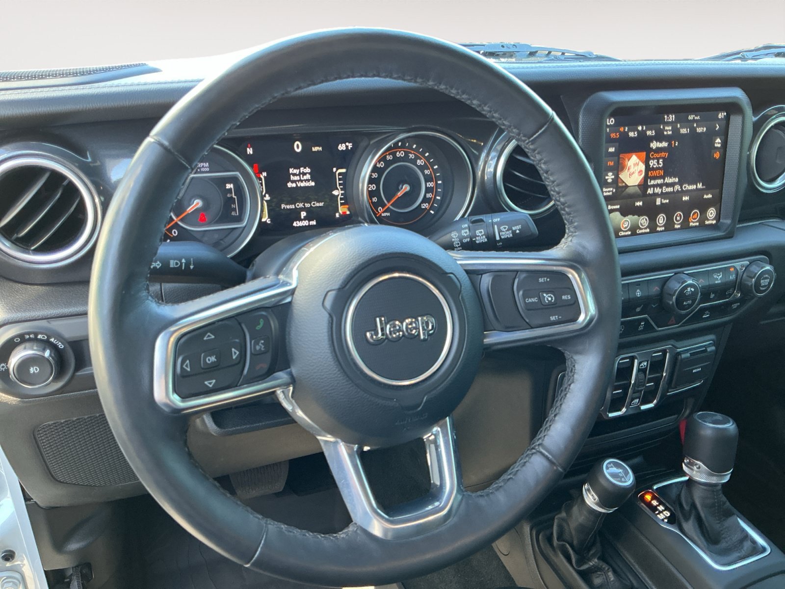 Used 2023 Jeep Wrangler Unlimited Sahara AWD/4WD image 12