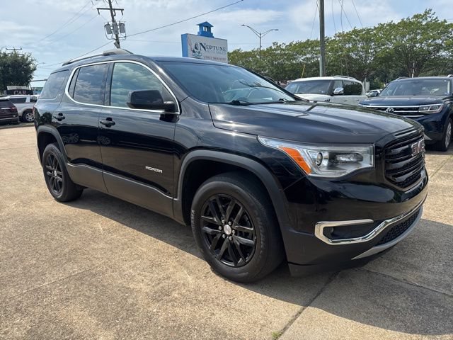 Used 2019 GMC Acadia SLT w/ LPO, Black Accent Package AWD/4WD image 3