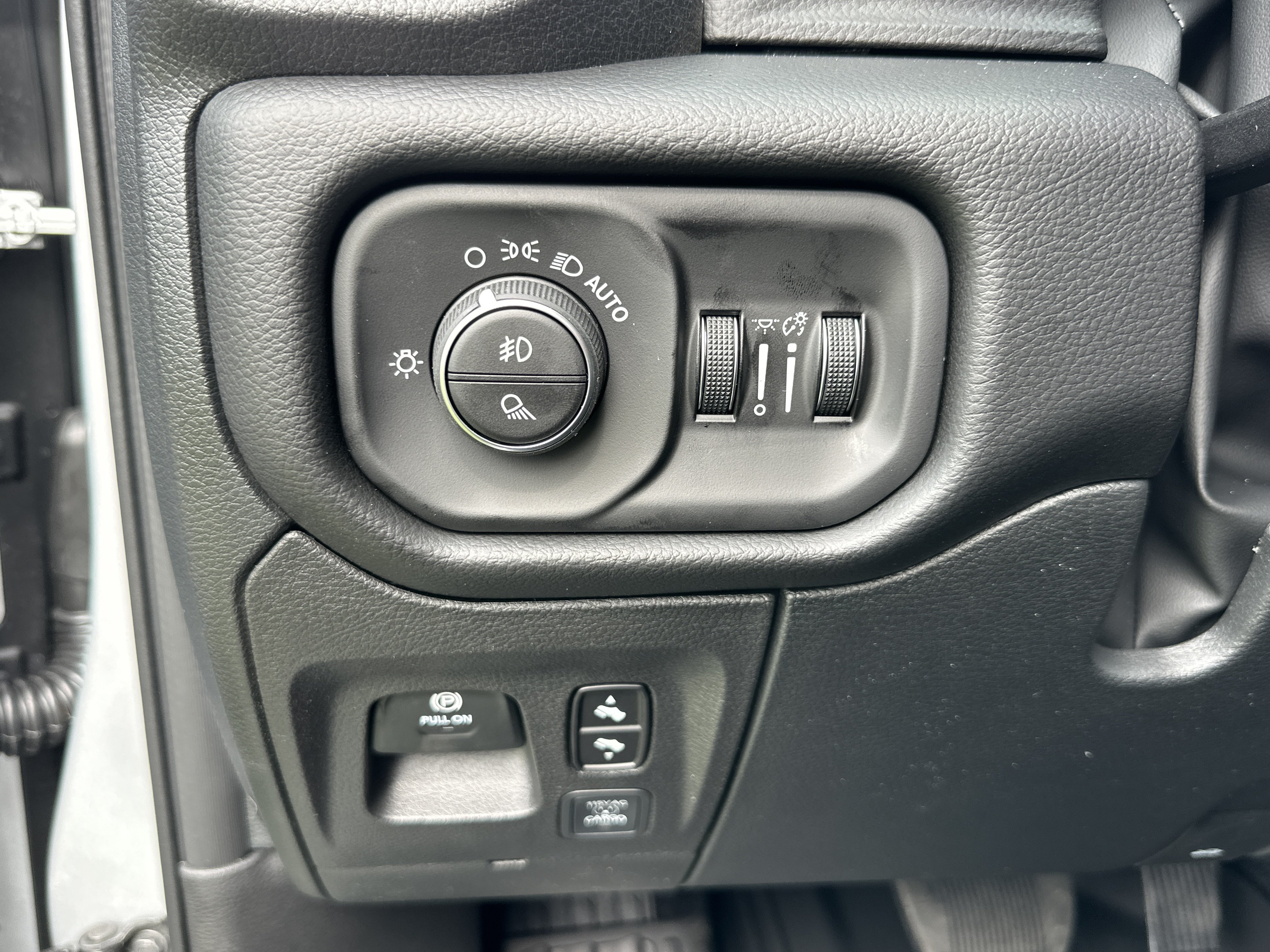 New 2027 RAM 1500 Laramie AWD/4WD image 13