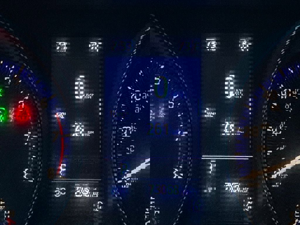 Used 2020 Toyota C-HR LE FWD image 15