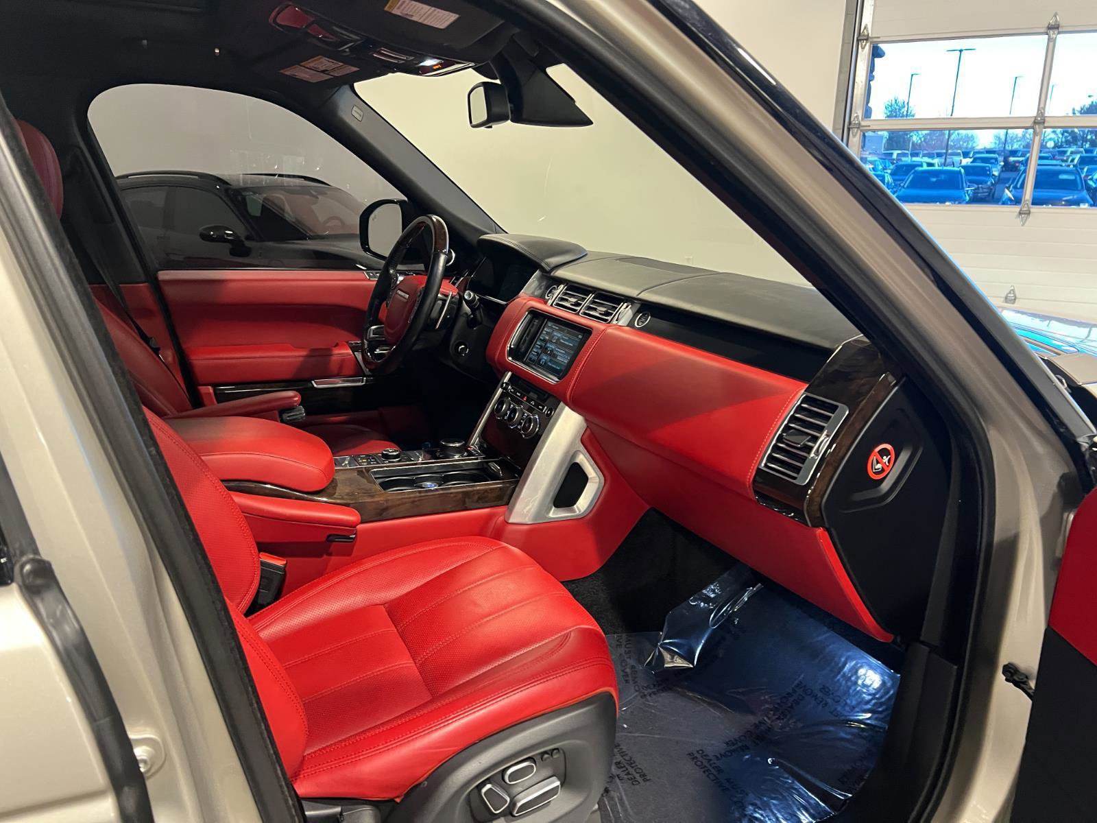 Used 2015 Land Rover Range Rover Autobiography image 47