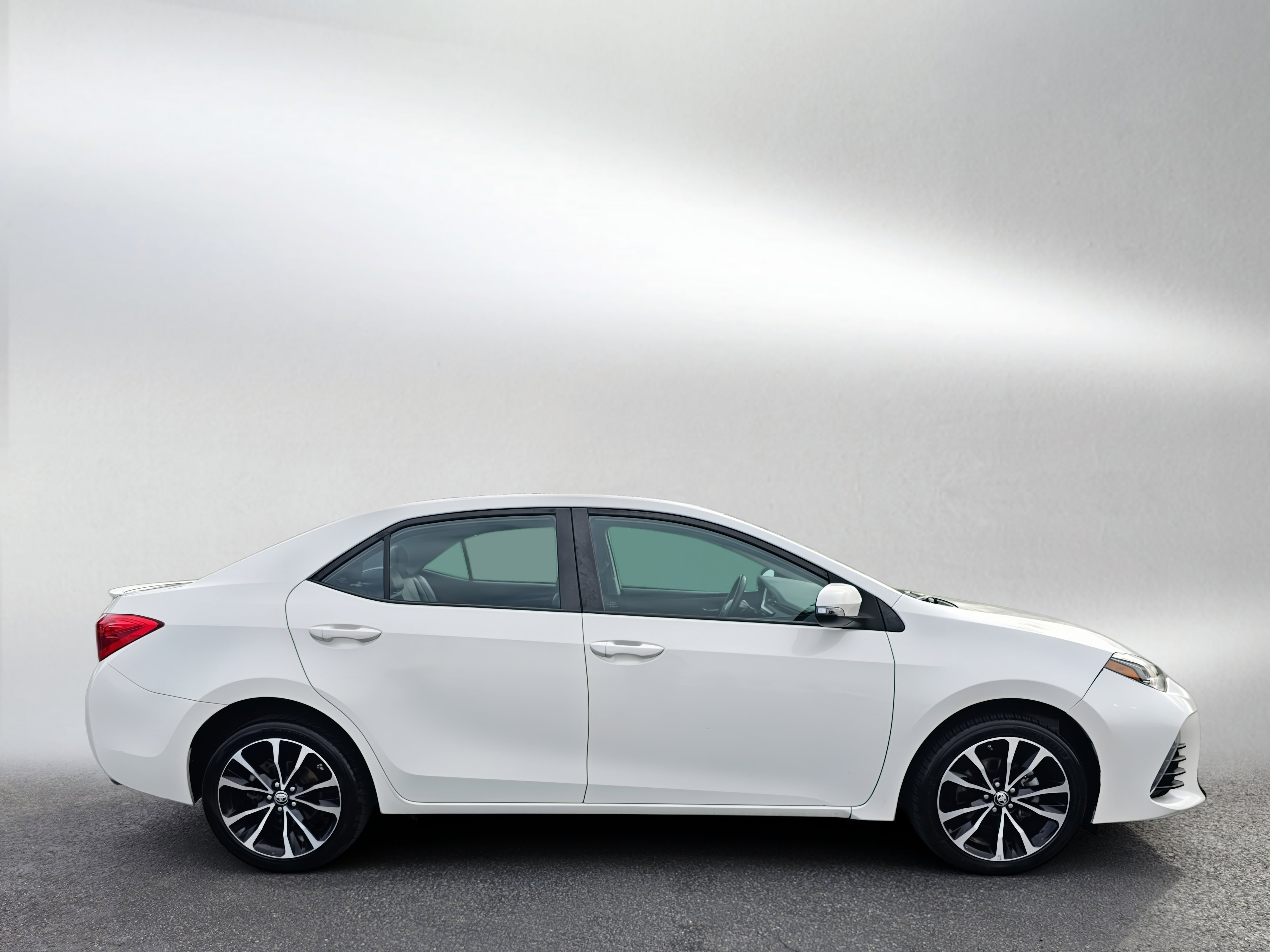 Used 2019 Toyota Corolla XSE w/ Carpet Mat Package (TMS) image 6