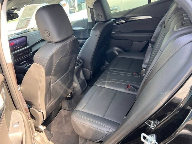 Used 2024 Buick Envision Preferred AWD/4WD image 9