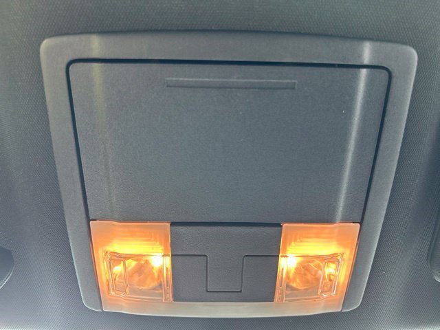 Used 2018 Ford Explorer XLT w/ Equipment Group 201A FWD image 37