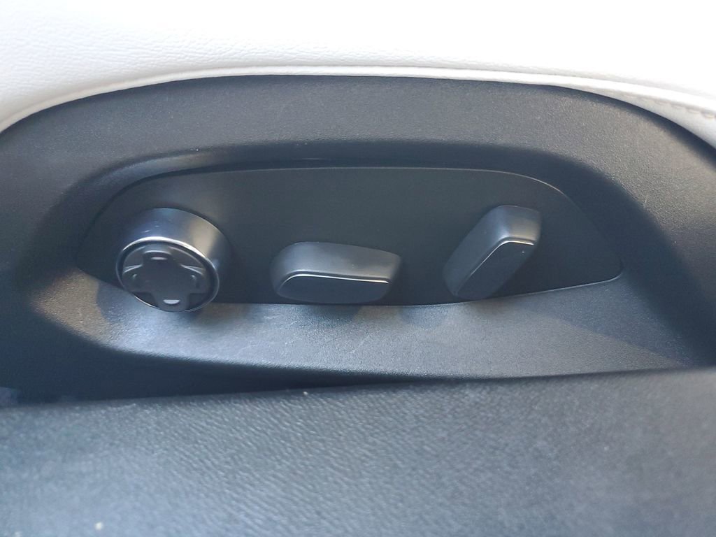 Used 2024 Chevrolet Corvette Stingray Premium Conv w/ Z51 Performance Package image 21