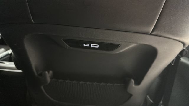 Used 2024 Chrysler Pacifica Limited FWD image 29