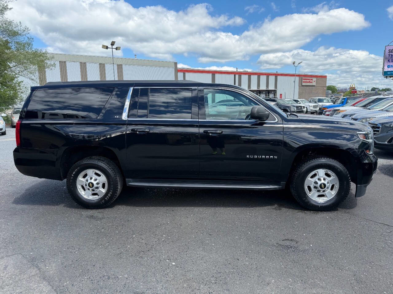 Used 2019 Chevrolet Suburban 3500 LT AWD/4WD image 7