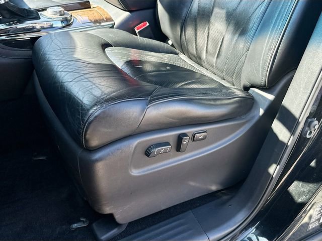 Used 2011 INFINITI QX56 4WD w/ Deluxe Touring Pkg image 21