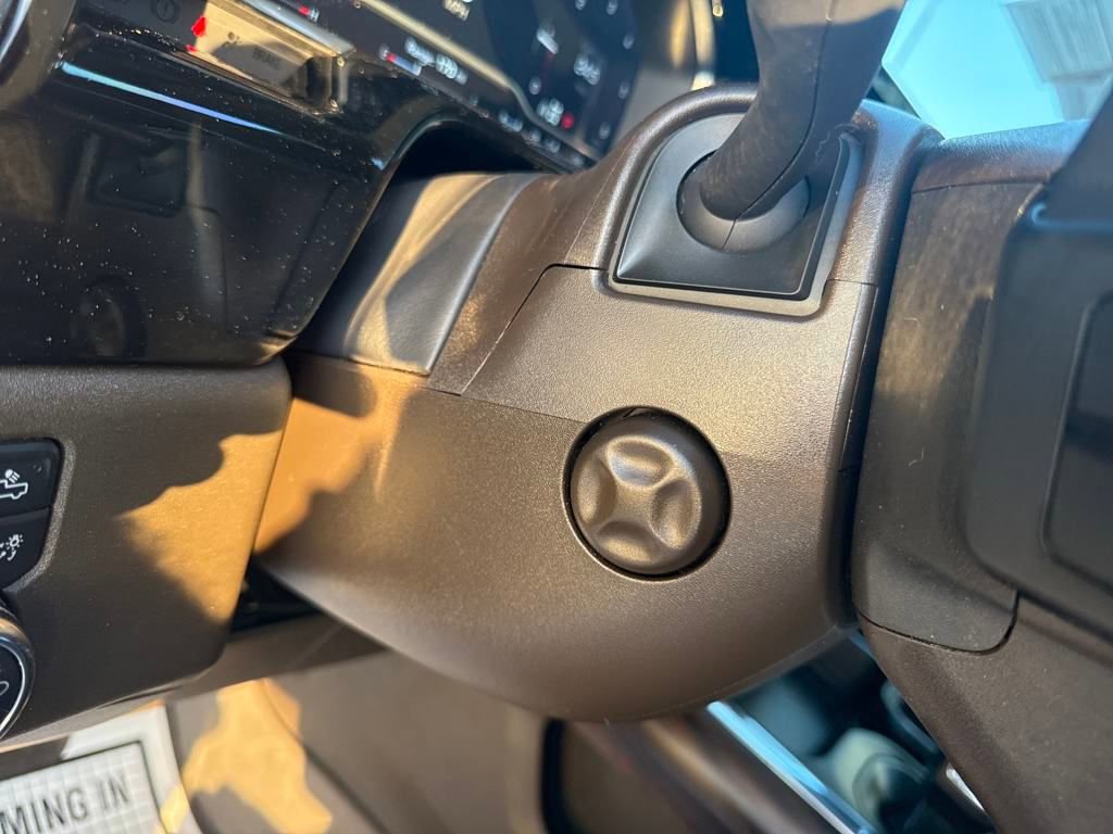 Used 2023 GMC Sierra 1500 SLT image 17