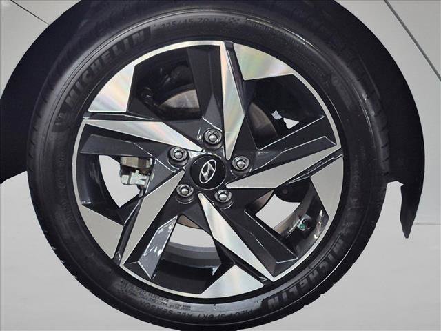 Used 2023 Hyundai Elantra Limited FWD image 23