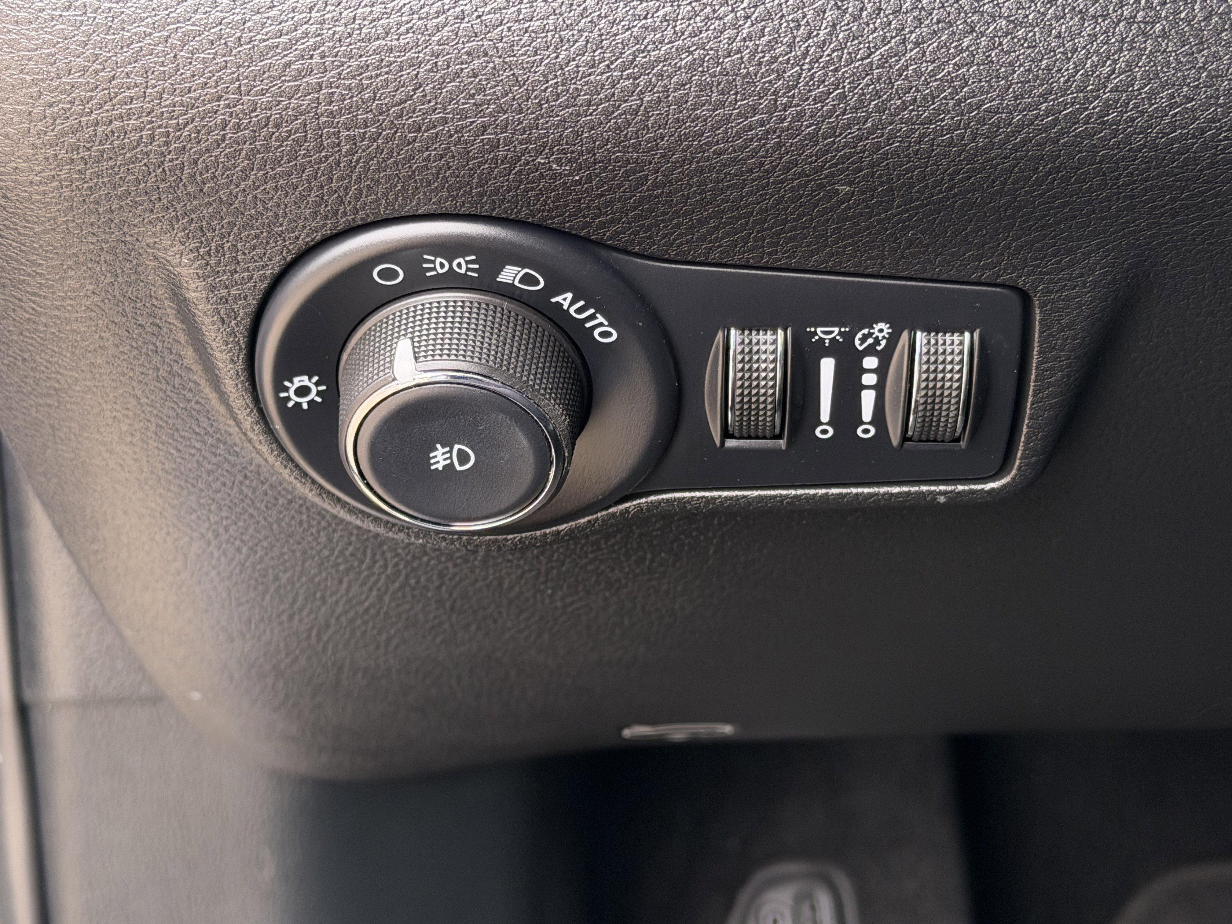 Used 2026 Jeep Compass Limited AWD/4WD image 24