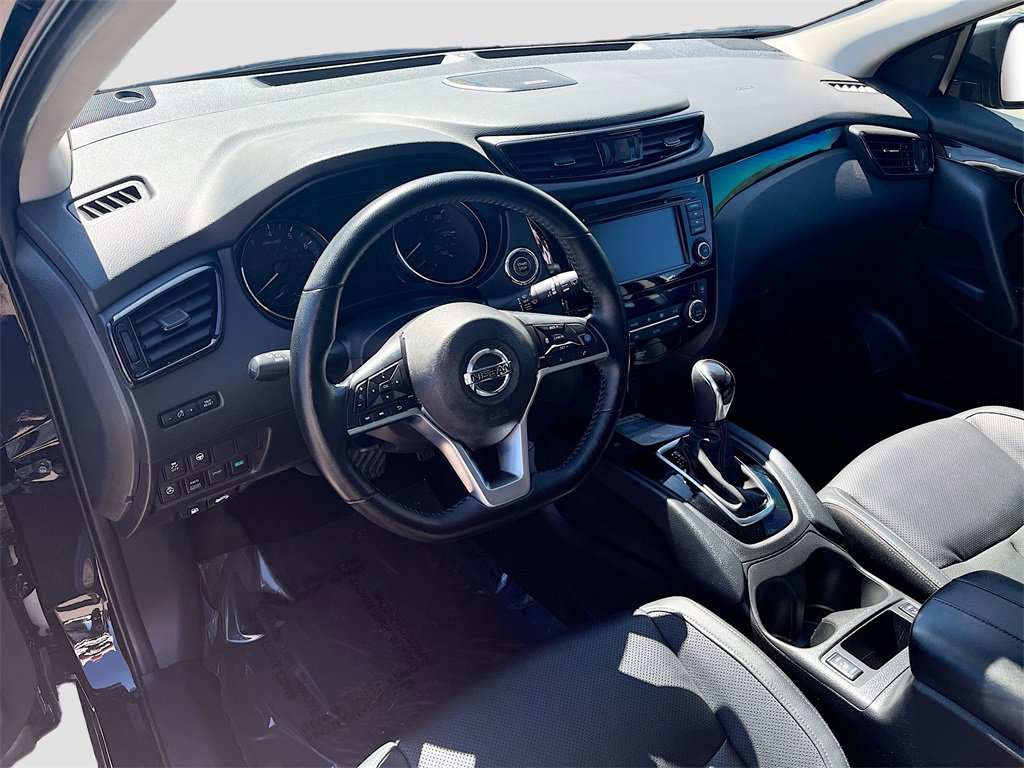 Used 2022 Nissan Rogue Sport SL w/ Premium Package image 9