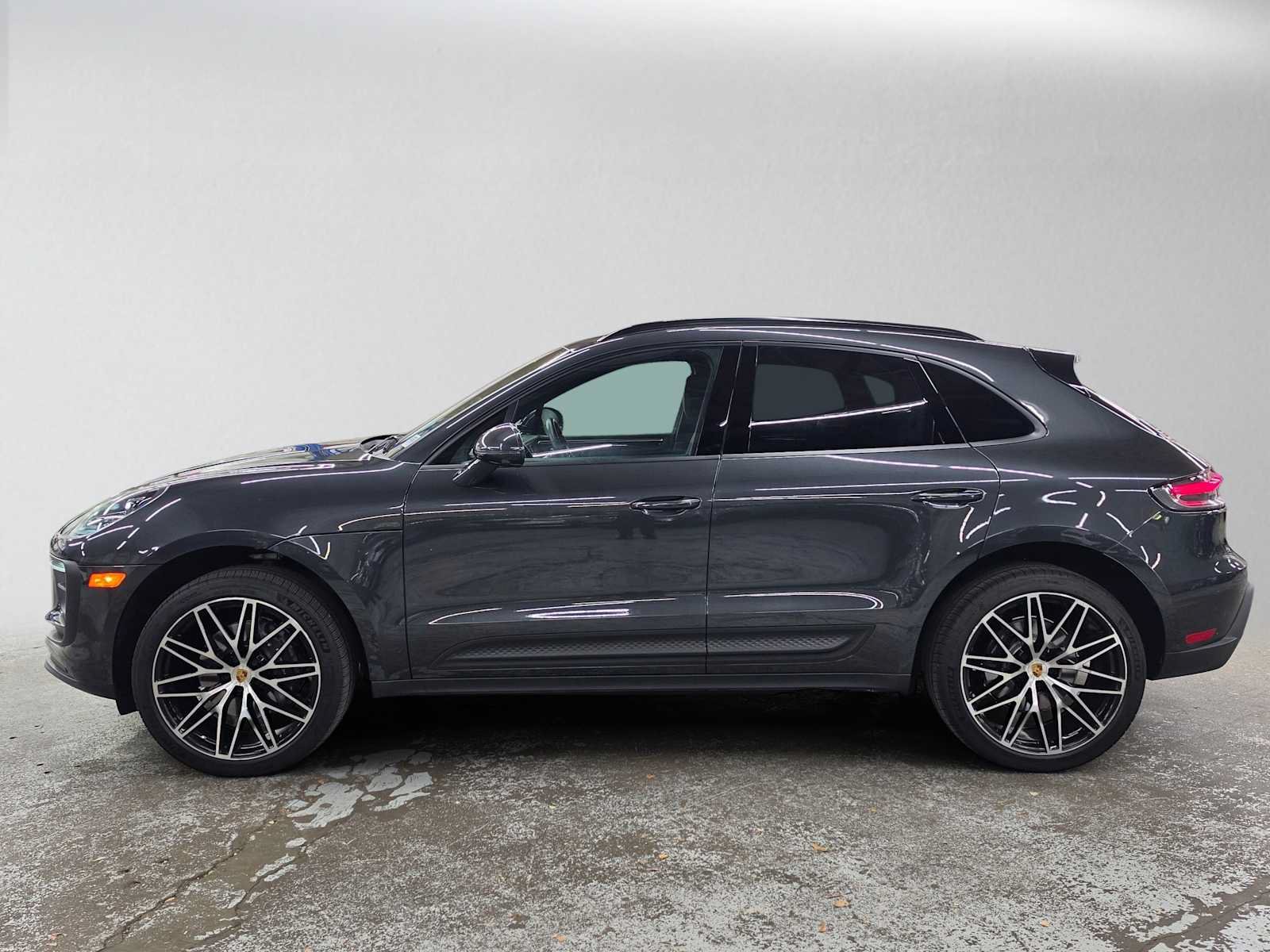 Used 2025 Porsche Macan AWD/4WD image 6