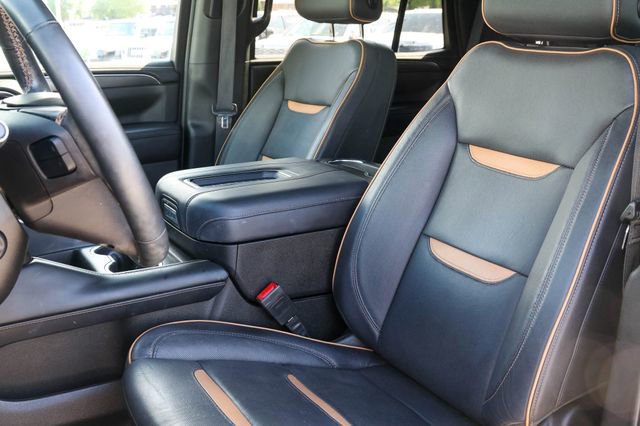 Used 2024 GMC Yukon AT4 w/ LPO, Floor Liner Package AWD/4WD image 12