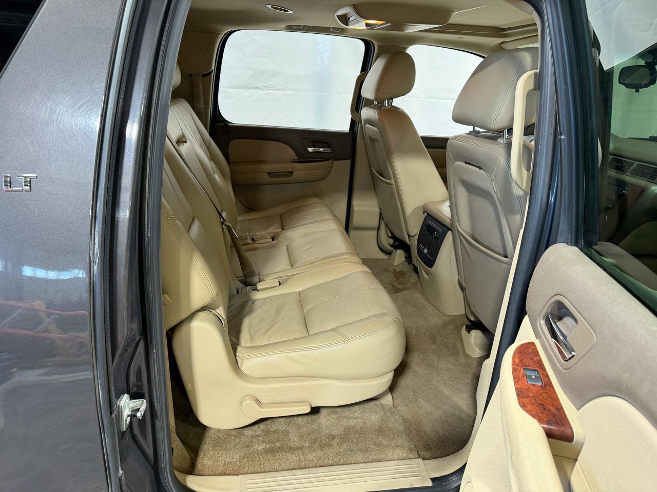 Used 2010 Chevrolet Suburban LT AWD/4WD image 15