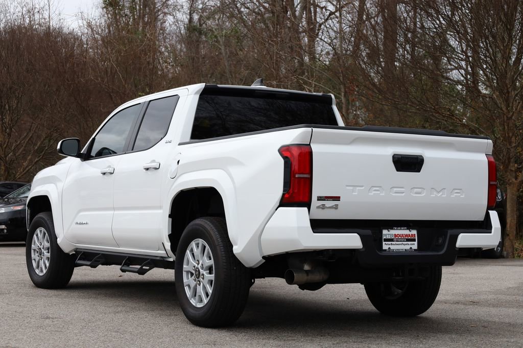 Used 2025 Toyota Tacoma SR5 image 5