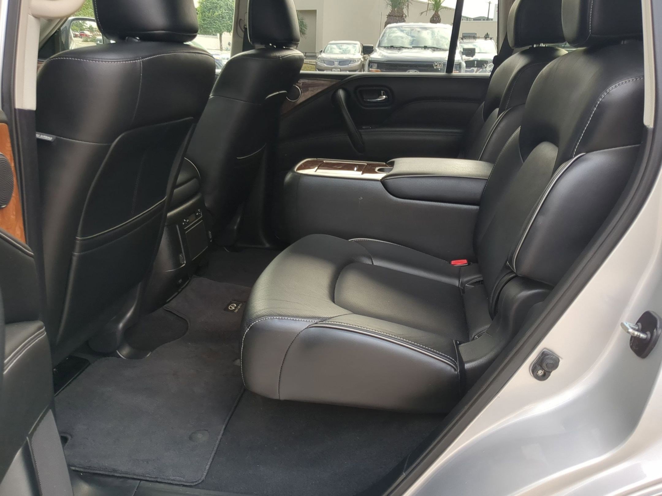 Used 2019 INFINITI QX80 Luxe AWD/4WD image 22