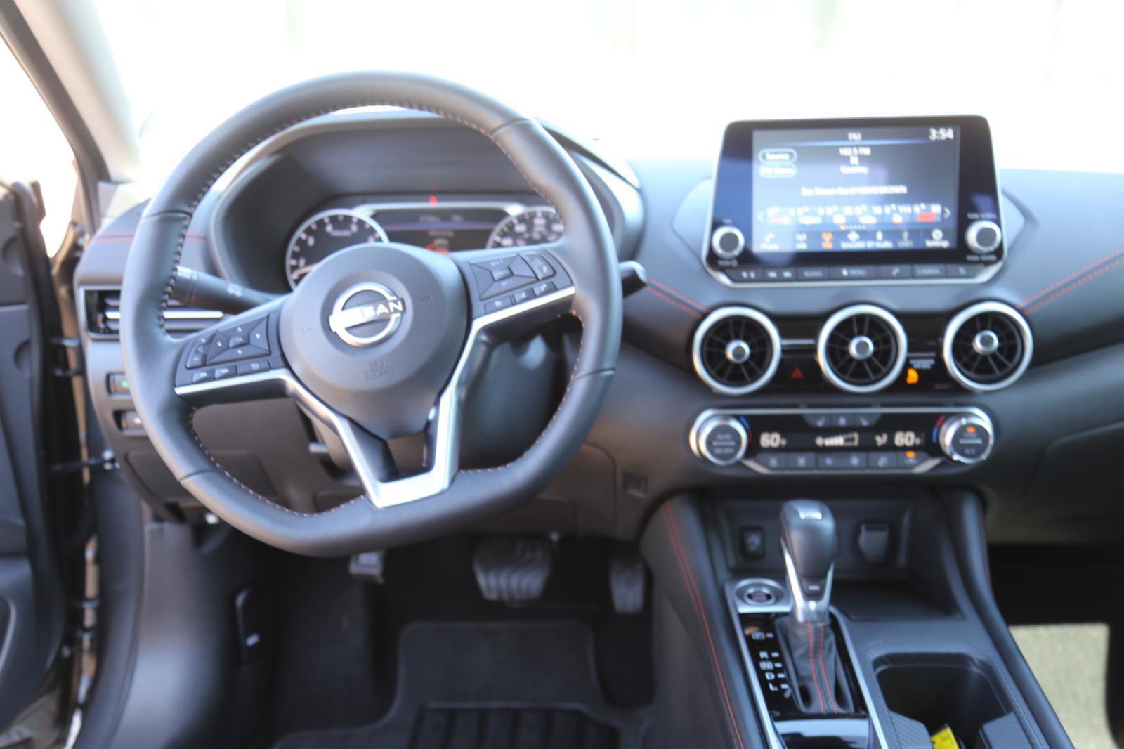 Used 2025 Nissan Sentra SR w/ SR Premium Package image 6