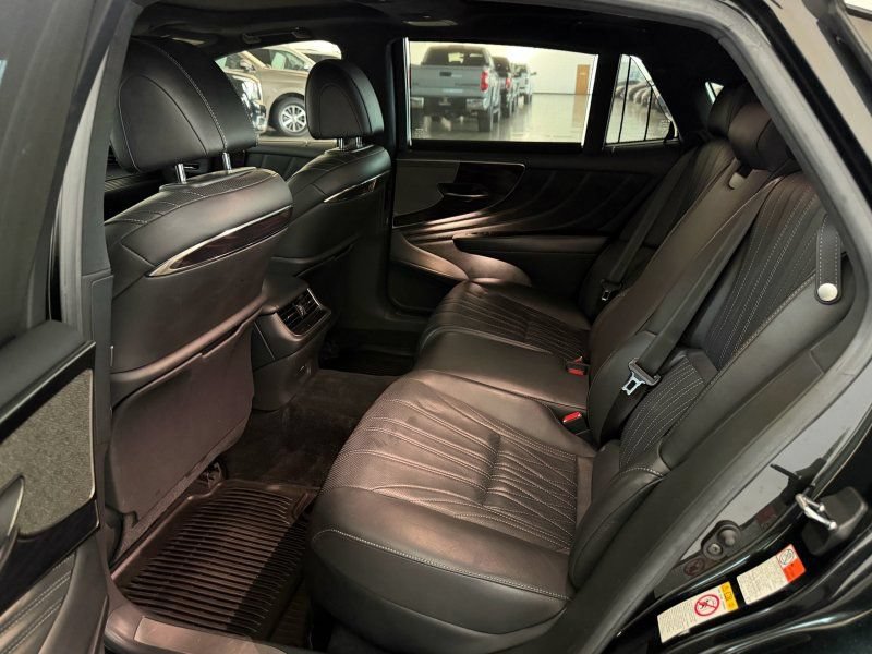 Used 2018 Lexus LS 500 w/ Luxury Package RWD image 17