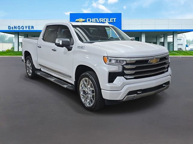 Used 2024 Chevrolet Silverado 1500 High Country w/ Technology Package AWD/4WD image 7