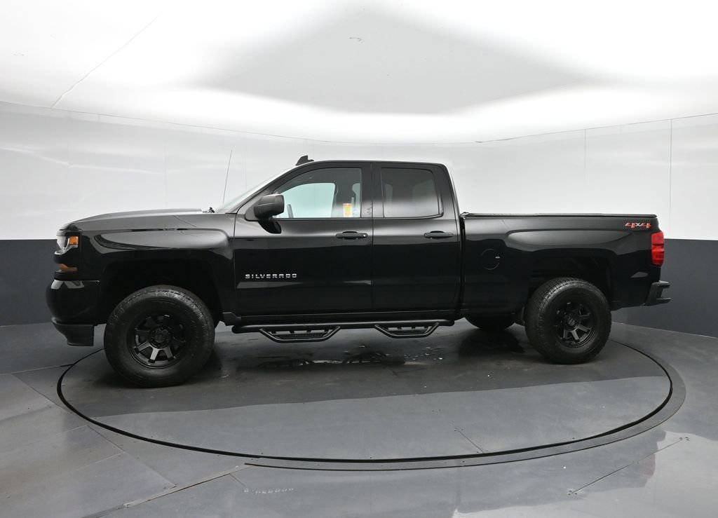 Used 2018 Chevrolet Silverado 1500 Custom w/ Custom Value Package AWD/4WD image 4
