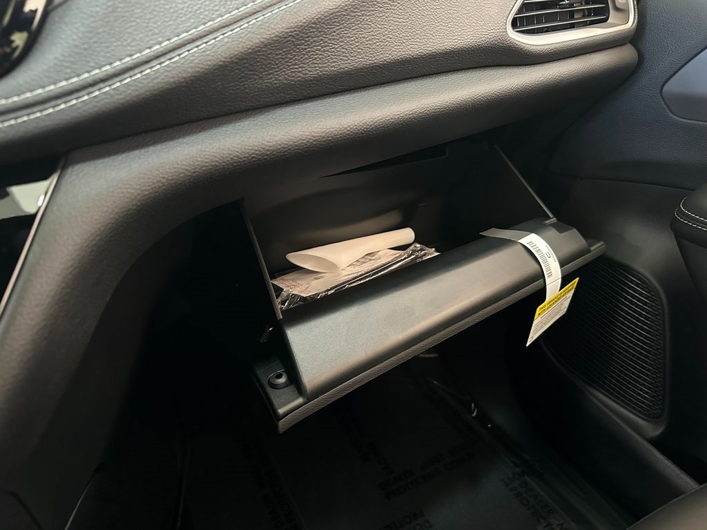 New 2026 Chrysler Pacifica Select w/ S Appearance Package image 34