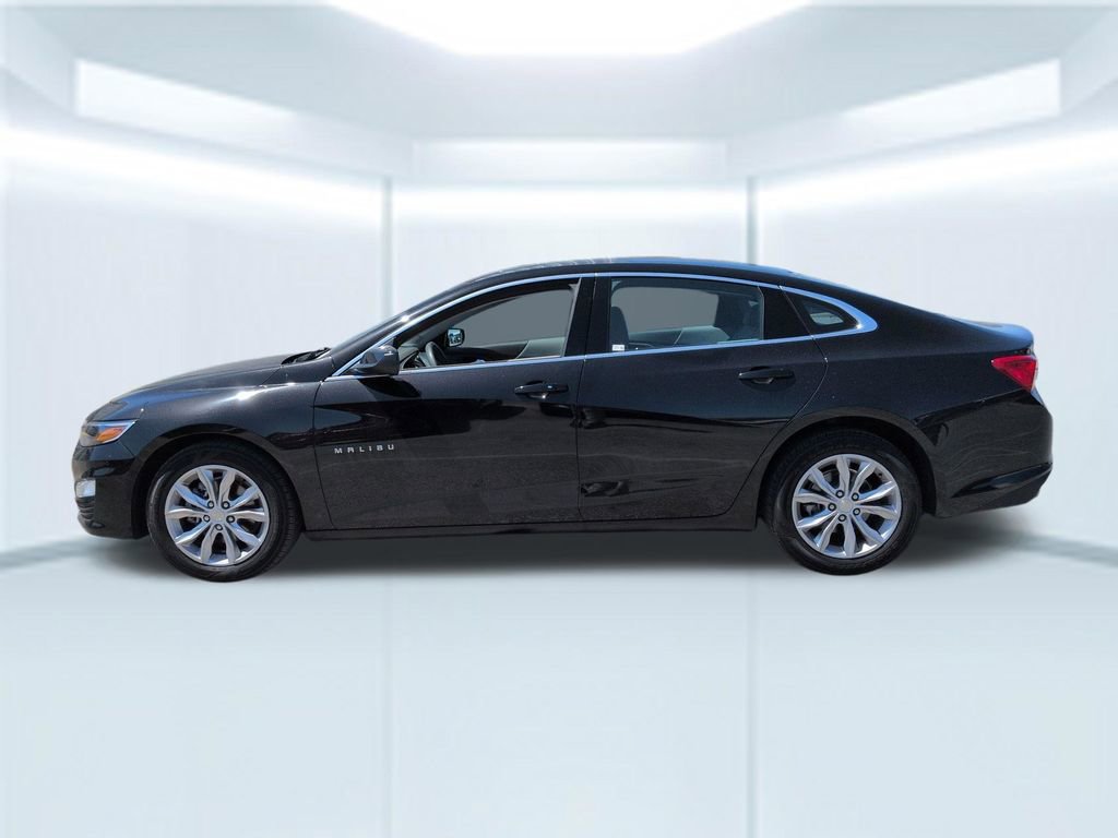 Used 2024 Chevrolet Malibu LT image 2