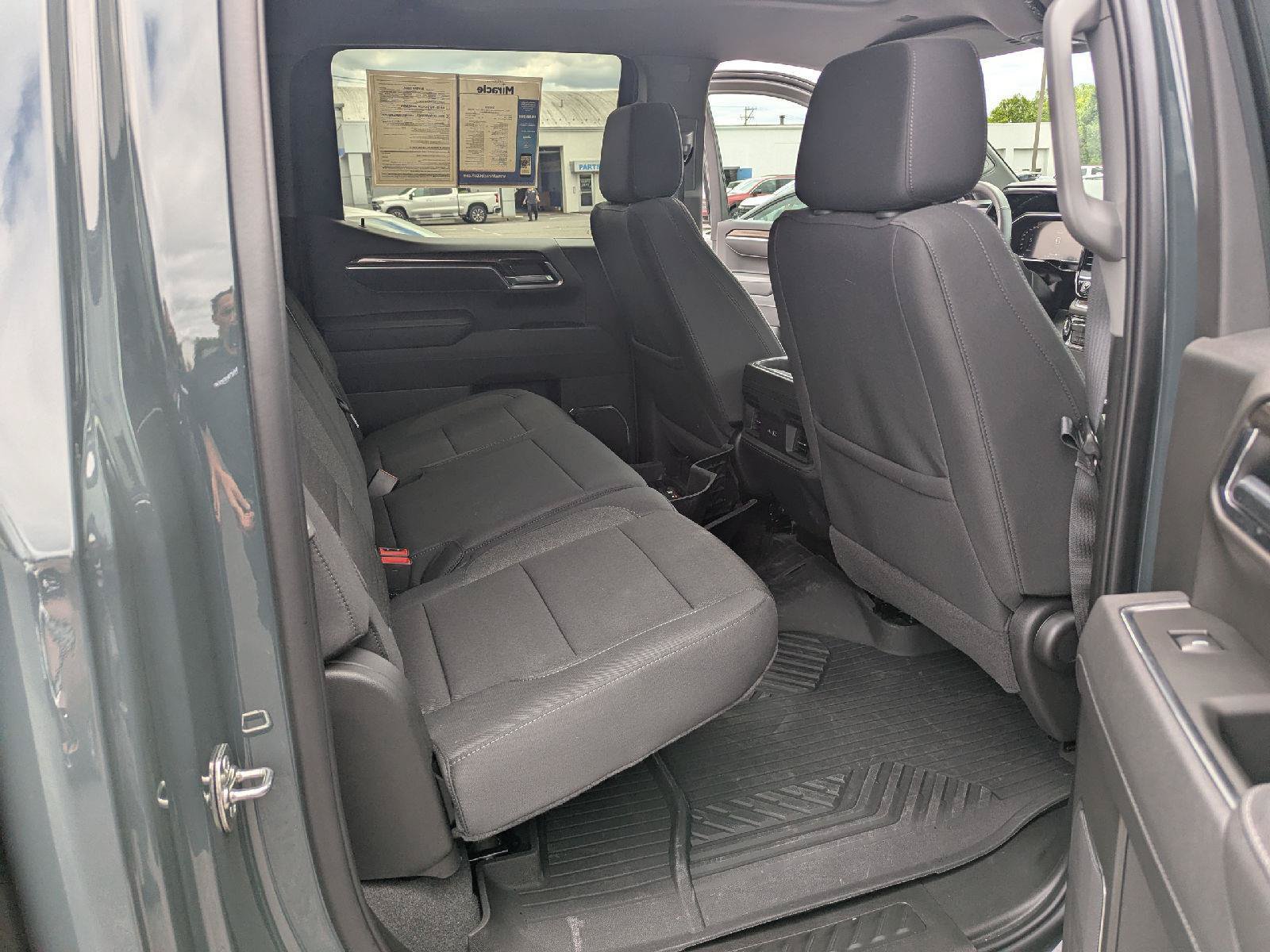Used 2026 Chevrolet Silverado 1500 LT Trail Boss w/ Protection Package AWD/4WD image 32