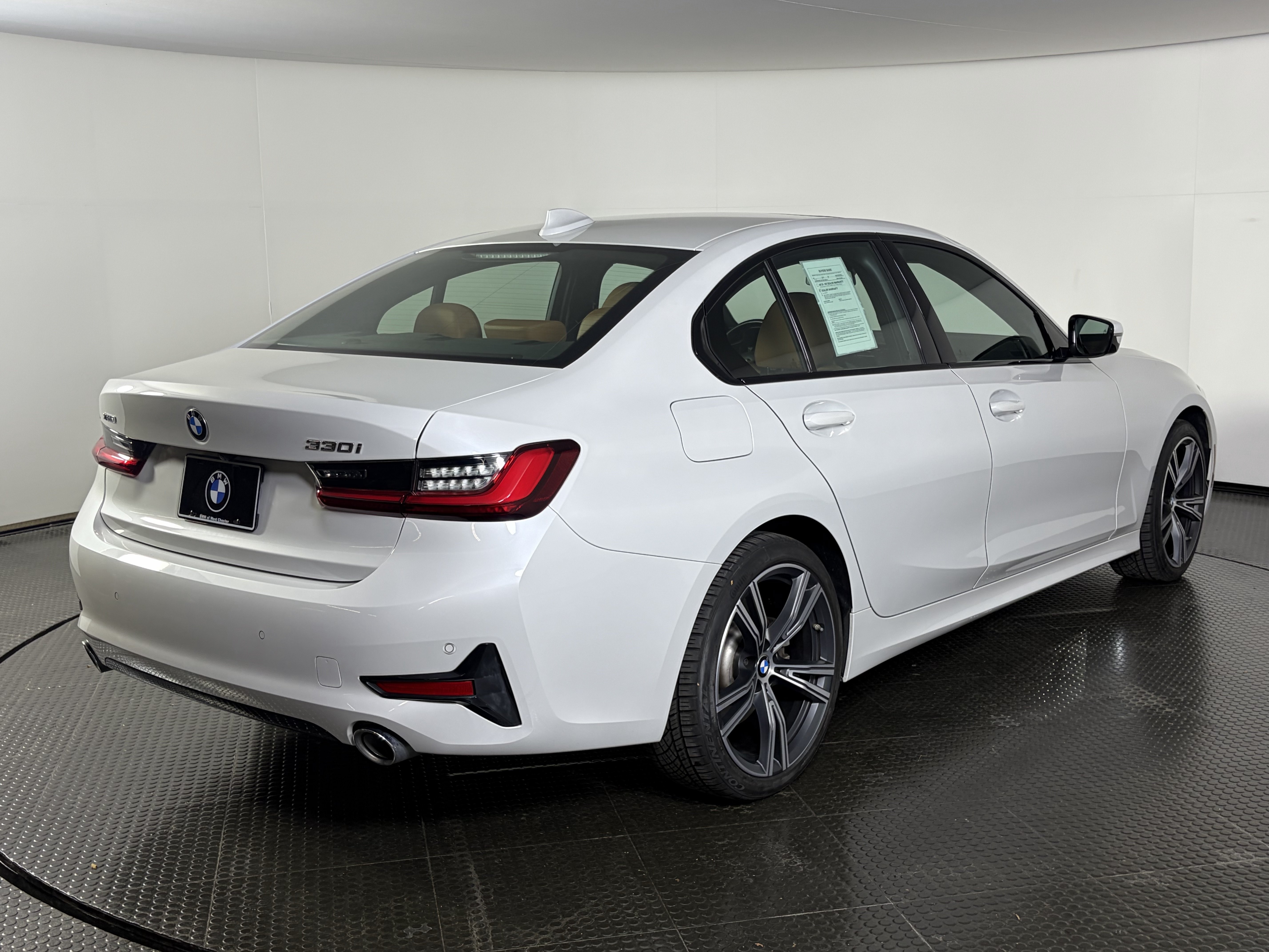 Certified 2022 BMW 330i xDrive Sedan w/ Premium Package 2 AWD/4WD image 5