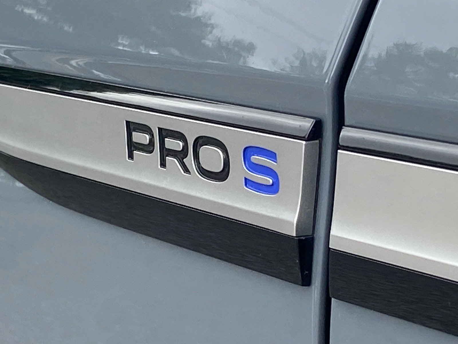 Used 2023 Volkswagen ID.4 Pro S RWD image 4