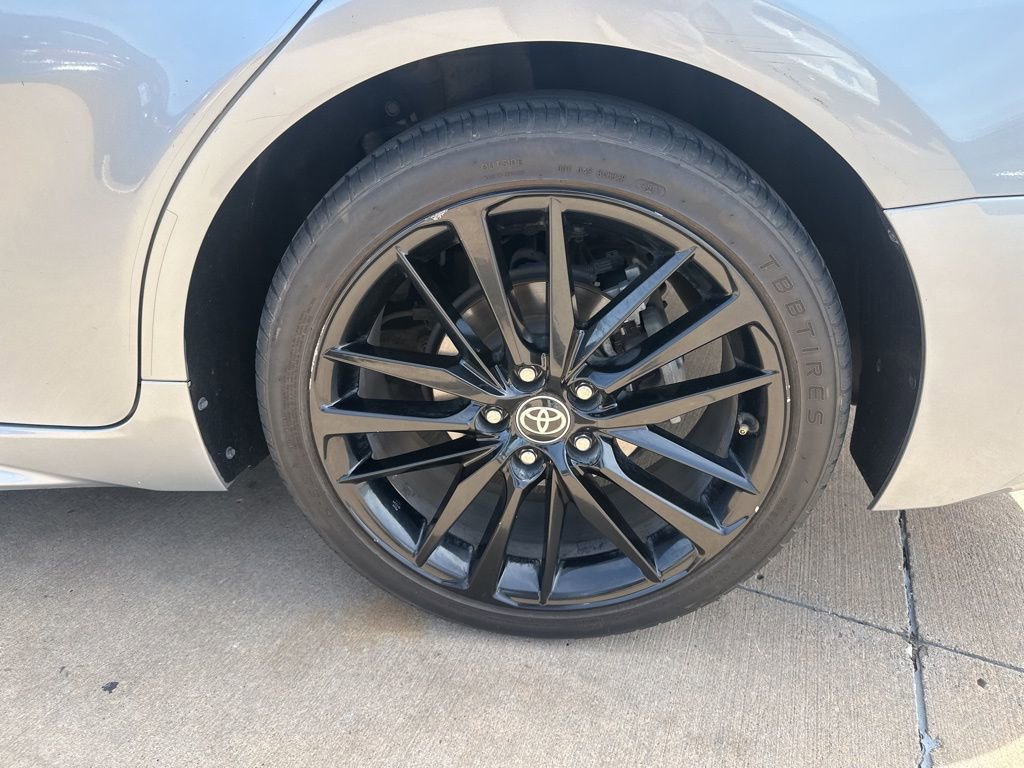 Used 2022 Toyota Camry XSE FWD image 6
