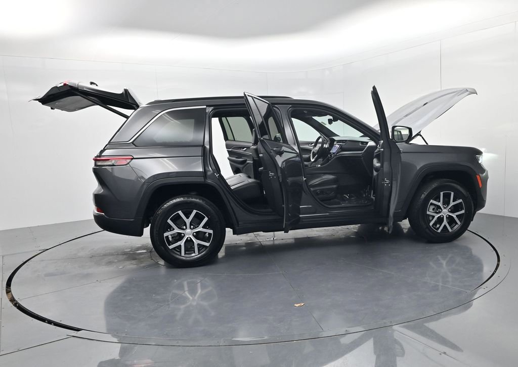 Used 2024 Jeep Grand Cherokee Limited w/ Trailer Tow Package image 73