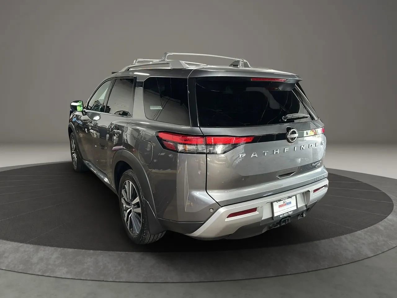 Used 2022 Nissan Pathfinder Platinum w/ Cargo Package image 3