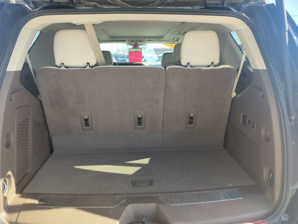 Used 2021 GMC Yukon Denali w/ Denali Premium Package image 10